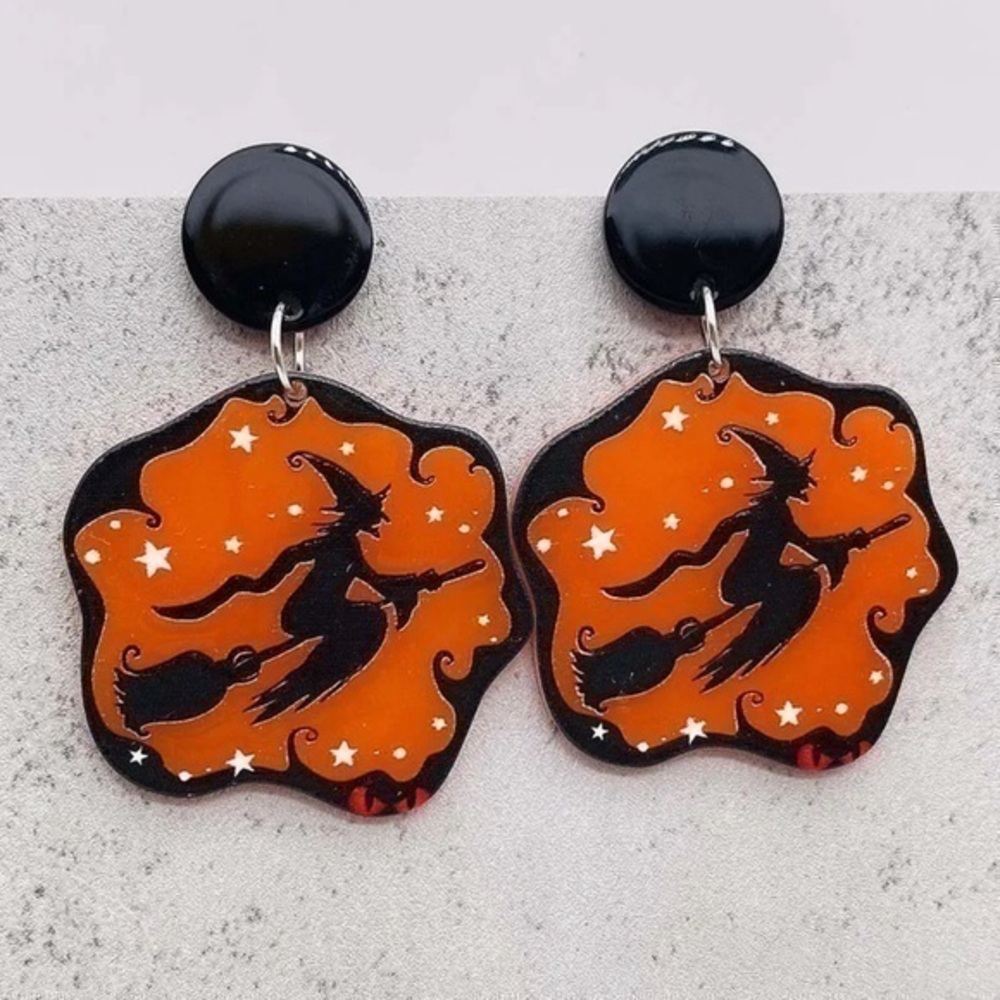 NWOT Halloween Orange & Black Witch On A Broom Haunted Scary Star Stud Earrings